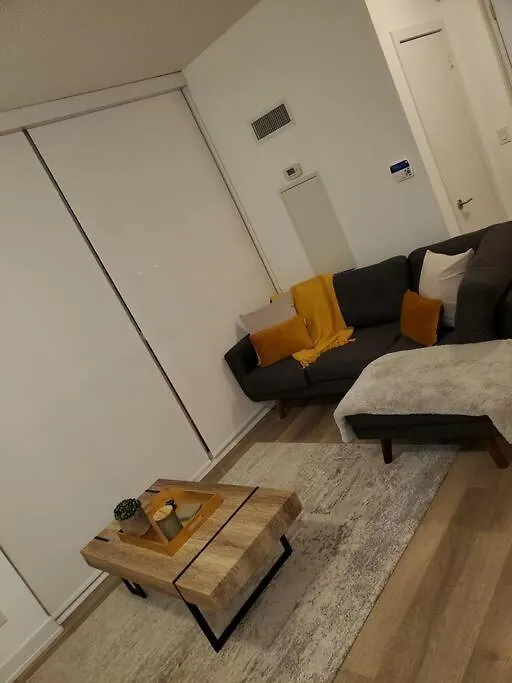 Midtown 4 Bedroom Home Free Wi-Fi And Parking Toronto Canada