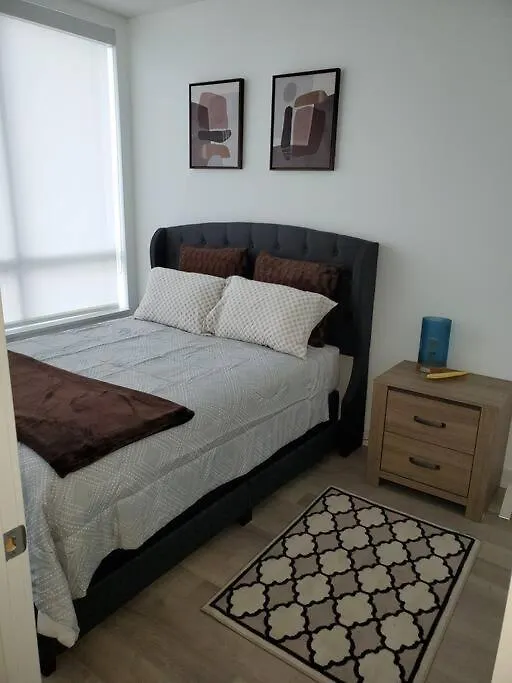 Apartment Midtown 4 Bedroom Home Free Wi-Fi And Parking Toronto