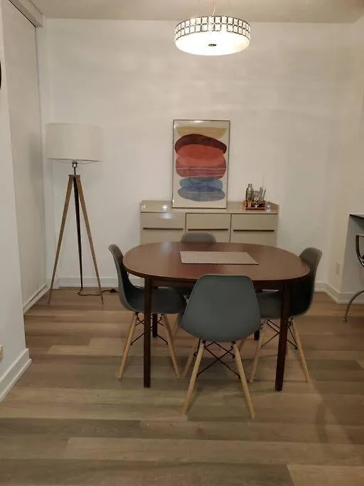 Apartment Midtown 4 Bedroom Home Free Wi-Fi And Parking Toronto