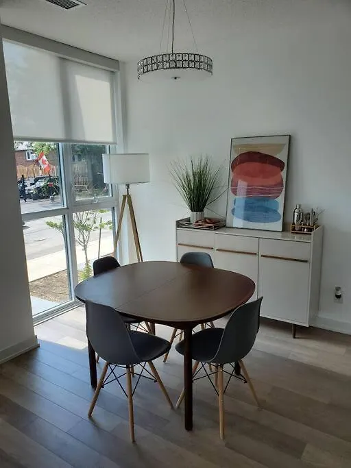 Midtown 4 Bedroom Home Free Wi-Fi And Parking Toronto 0*,  Canada