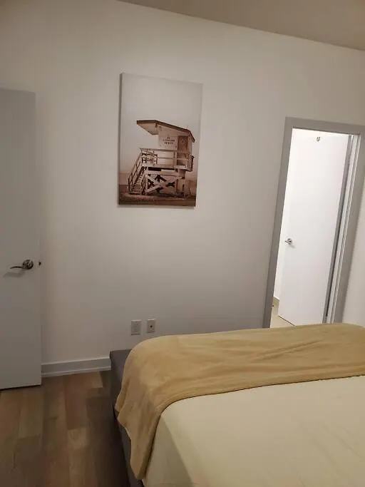 Midtown 4 Bedroom Home Free Wi-Fi And Parking Toronto Apartment