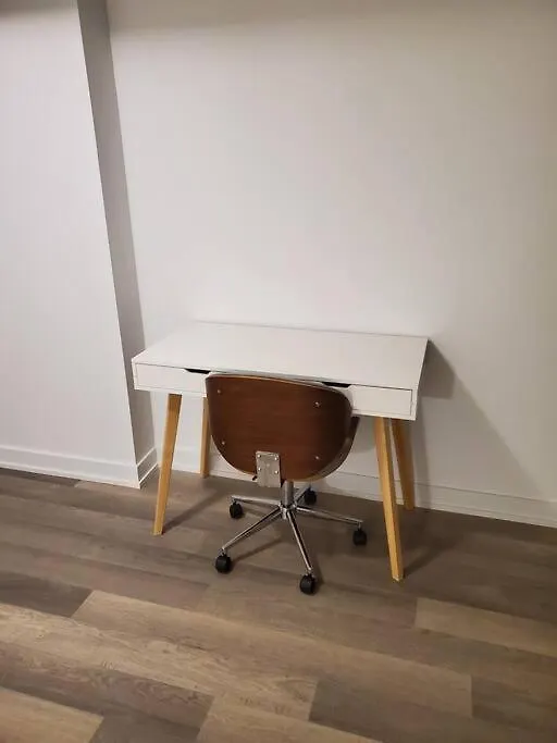 Midtown 4 Bedroom Home Free Wi-Fi And Parking Toronto